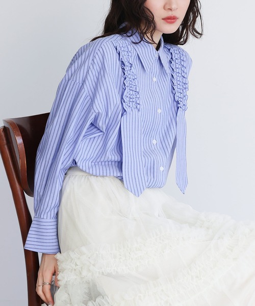 somari imagination（ソマリ イマジネーション）の「『ギャザーモチーフストライプシャツ』（シャツ/ブラウス・レディース・ブルー/ピンク・2/1）」の2枚目の写真