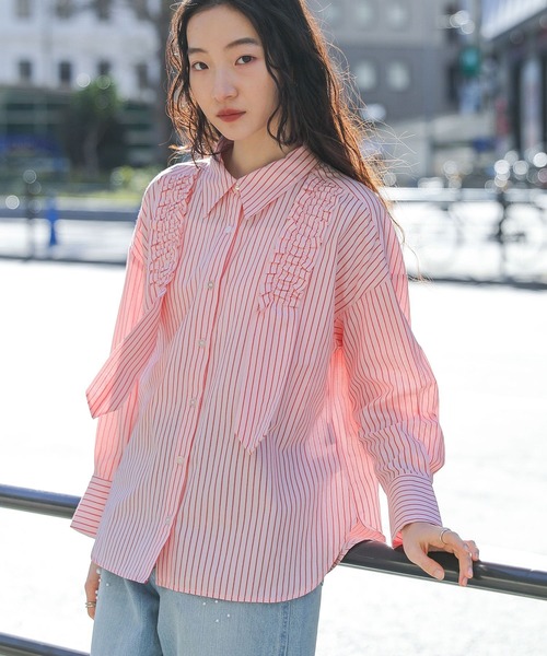 somari imagination（ソマリ イマジネーション）の「『ギャザーモチーフストライプシャツ』（シャツ/ブラウス・レディース・ブルー/ピンク・2/1）」の3枚目の写真