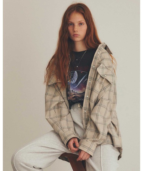 THE SHINZONE（ザ　シンゾーン）の「THE SHINZONE SF CINEMA TEE 25SMSCU11（Tシャツ/カットソー・レディース・グレー・FREE）」の2枚目の写真