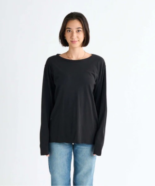 ROXY(ロキシー)の「BEACH FLEX /ロキシーワンポイントロゴ長袖Tシャツ(Tシャツ/カットソー・レディース・ブルー/ブラック/ピンク/ホワイト/イエロー・SMALL/MEDIUM/LARGE)」の3枚目の写真