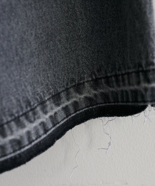 DISCOAT（ディスコート）の「【ユニセックス】デニムハーフパンツ（その他パンツ・レディース・ブラック/サックスブルー・LARGE/MEDIUM）」の13枚目の写真