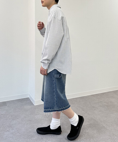 DISCOAT（ディスコート）の「【ユニセックス】デニムハーフパンツ（その他パンツ・レディース・ブラック/サックスブルー・LARGE/MEDIUM）」の4枚目の写真