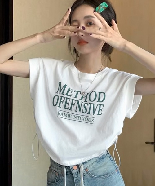 ALTROSE(アルトローズ)の「クロップド ドロスト Tシャツ ミニ丈 ちびT(Tシャツ/カットソー・レディース・グレー/ホワイト・FREE)」の6枚目の写真