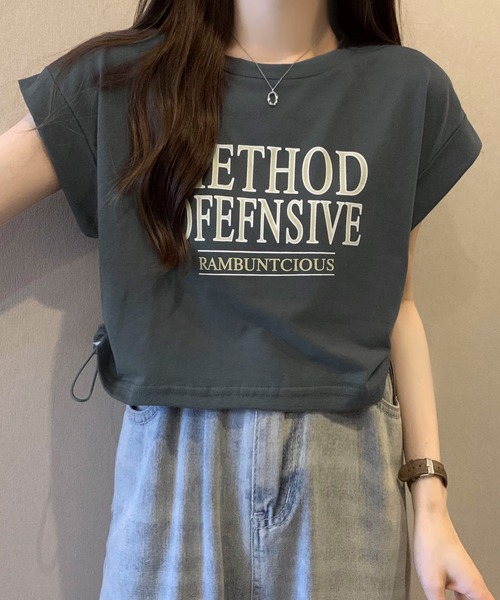 ALTROSE(アルトローズ)の「クロップド ドロスト Tシャツ ミニ丈 ちびT(Tシャツ/カットソー・レディース・グレー/ホワイト・FREE)」の9枚目の写真