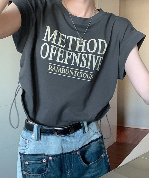 ALTROSE(アルトローズ)の「クロップド ドロスト Tシャツ ミニ丈 ちびT(Tシャツ/カットソー・レディース・グレー/ホワイト・FREE)」の12枚目の写真