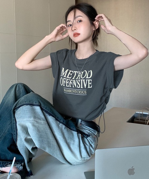 ALTROSE(アルトローズ)の「クロップド ドロスト Tシャツ ミニ丈 ちびT(Tシャツ/カットソー・レディース・グレー/ホワイト・FREE)」の14枚目の写真