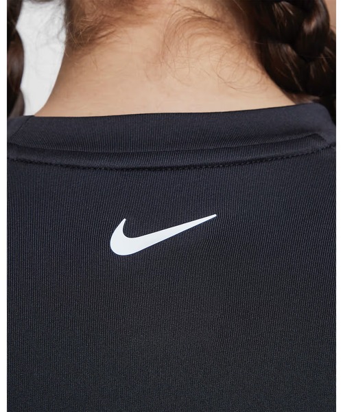 NIKE（ナイキ）の「NIKE/ナイキ ﾊﾞﾌﾞﾙNIKE L/Sﾊｲﾄﾞﾛｶﾞｰﾄﾞ キッズ UVケア ラッシュガード NESSF744（ラッシュガード・キッズ・ブラック/ホワイト/ピンク・130cm/140cm/150cm/160cm）」の22枚目の写真