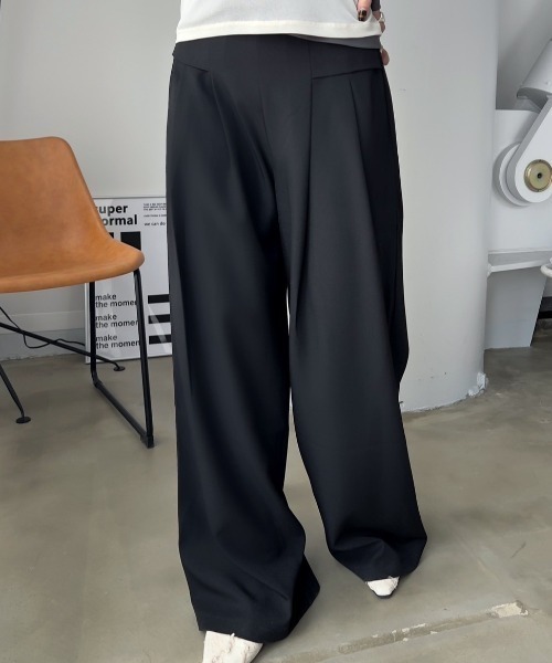 bita.(ビタ)の「サイドタックスラックスパンツ(スラックス・レディース・ブラック/グレー・SMALL/MEDIUM/LARGE)」の4枚目の写真