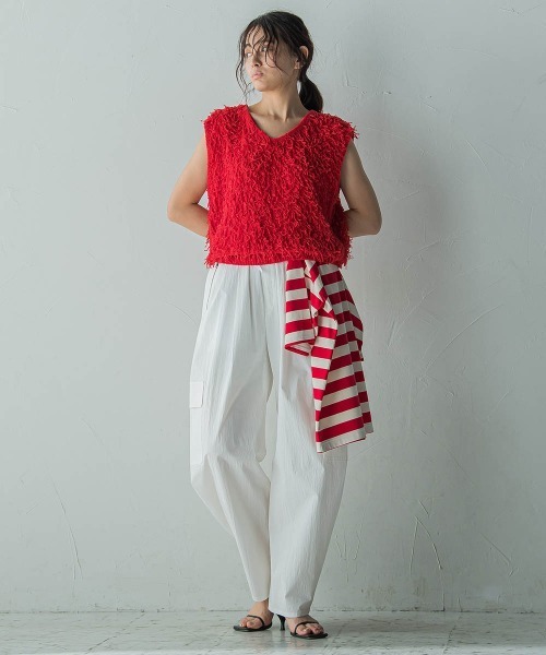 MAYSON GREY（メイソングレイ）の「ループフリンジニットベスト≪手洗い可能≫（ベスト・レディース・レッド/ベージュ・M）」の5枚目の写真