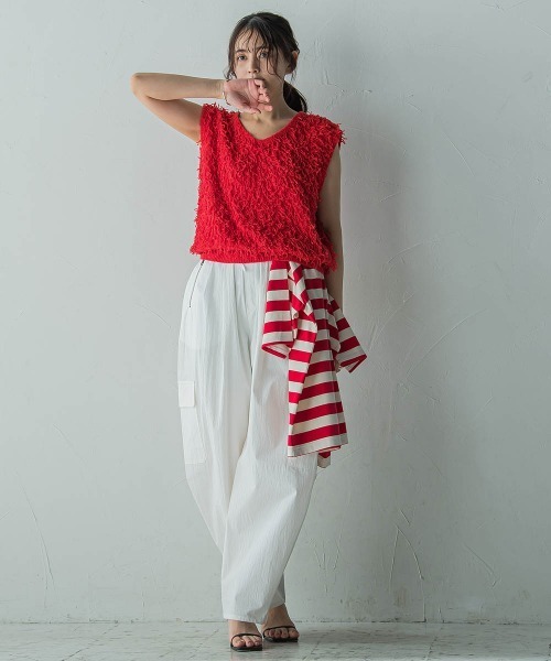 MAYSON GREY（メイソングレイ）の「ループフリンジニットベスト≪手洗い可能≫（ベスト・レディース・レッド/ベージュ・M）」の6枚目の写真