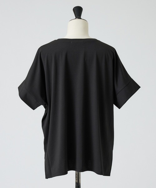 abahouse mavie(アバハウスマヴィ)の「ワイドロゴTシャツ(Tシャツ/カットソー・レディース・ホワイト系その他/グレー系その他/ホワイト系その他2/セージグリーン/グレー系その他2/ネイビー/ブラック・フリー)」の10枚目の写真