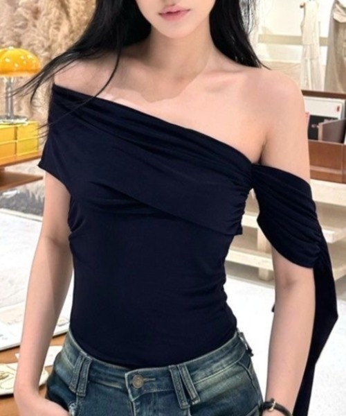 Achic（アシック）の「アシンメトリーオフショルダートップス（Tシャツ/カットソー・レディース・ホワイト/ブラック/ネイビー/ワイン・M）」の20枚目の写真