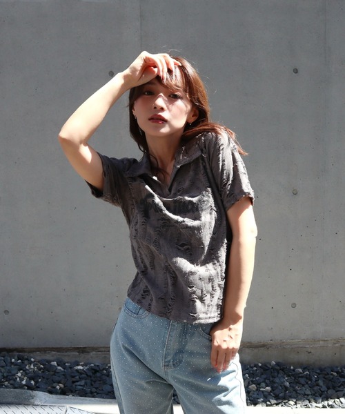 CECIL McBEE(セシルマクビー)の「フロントプリントスキッパー半袖トップス(Tシャツ/カットソー・レディース・チャコールグレー/グレー・MEDIUM/LARGE)」の3枚目の写真