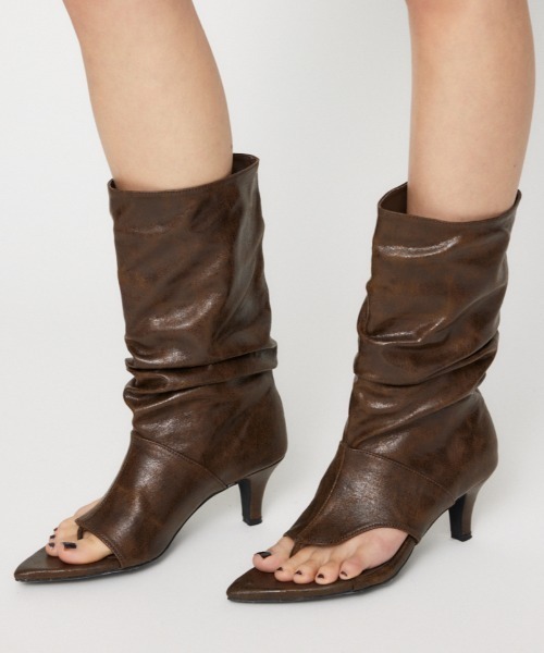 LAGUA GEM(ラグアジェム)の「THONG FAUX LEATHER ブーツ(ブーツ・レディース・ブラック/ブラウン・SMALL/MEDIUM/LARGE)」の2枚目の写真