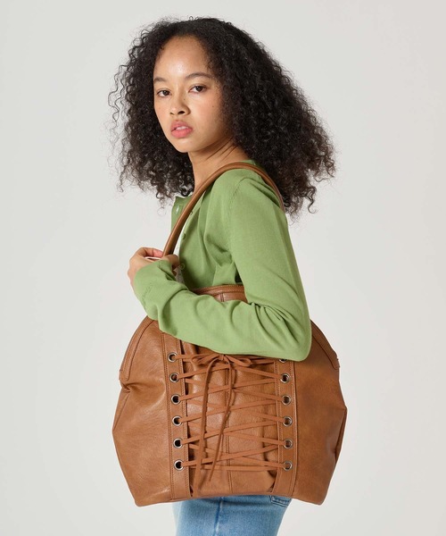 TINA：JOJUN（ティーナジョジュン）の「レースアップ フェイクレザーバッグ TINA：JOJUN（ハンドバッグ・レディース・キャメル/ブラウン・F）」の17枚目の写真