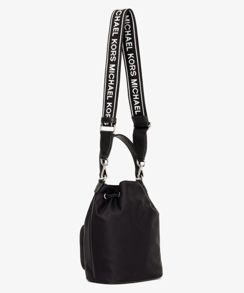 MICHAEL KORS（マイケルコース）の「KHAI ナイロン バケット バッグ スモール（ショルダーバッグ・レディース・ブラック・FREE）」の7枚目の写真