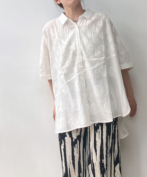 AS KNOW AS plus（アズノゥアズプラス）の「●インドコットン ドットジャガード切替えゆるビッグシャツ（シャツ/ブラウス・レディース・オフホワイト/ブルー/ブラック・FREE）」の16枚目の写真