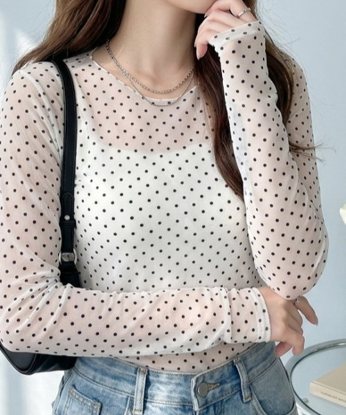 Ada.(エイダ)の「ドット柄 シアー クロップド丈 カットソー(Tシャツ/カットソー・レディース・ブラック/ホワイト・FREE)」の13枚目の写真