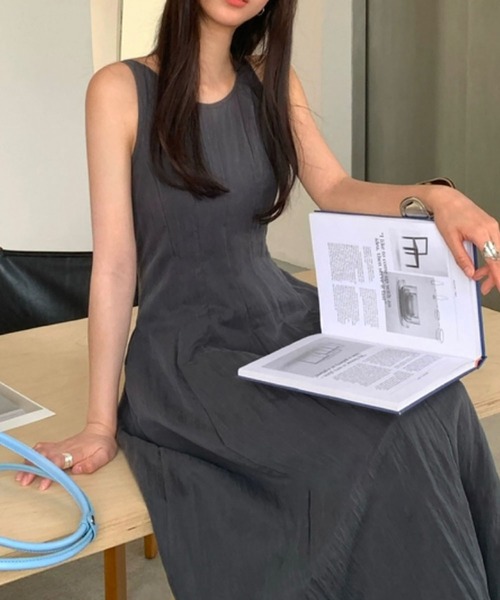LOWO(ロワ)の「綿混ノースリーブハイウエストフレアロング丈ワンピース(ワンピース・レディース・ホワイト/チャコールグレー/ブルー・FREE)」の6枚目の写真