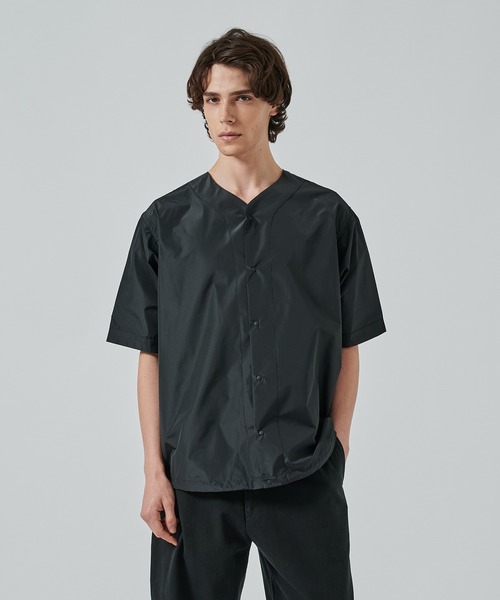 markaware（マーカウェア）の「BASEBALL SHIRT（シャツ/ブラウス・メンズ・ダークグレー/ブラック・1/2）」の2枚目の写真