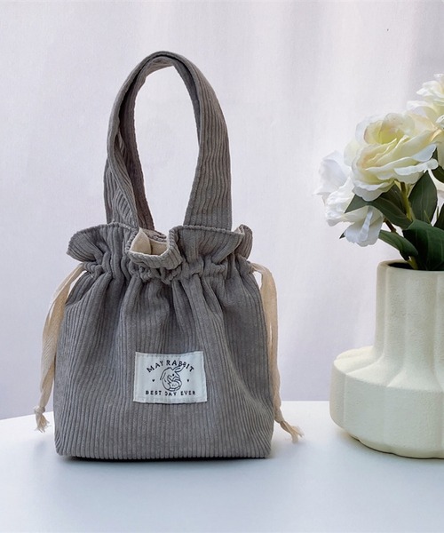 VIBGYOR(ヴィブジョー)の「urbanfemine./コーデュロイ巾着ミニバッグ U7493(ハンドバッグ・レディース・ブラック/ベージュ/ダークグリーン/ブラウン/パープル/グレー/イエロー/ピンク/グリーン/アイボリー/ブルー/ベビーピンク・FREE)」の4枚目の写真