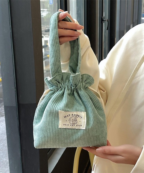 VIBGYOR(ヴィブジョー)の「urbanfemine./コーデュロイ巾着ミニバッグ U7493(ハンドバッグ・レディース・ブラック/ベージュ/ダークグリーン/ブラウン/パープル/グレー/イエロー/ピンク/グリーン/アイボリー/ブルー/ベビーピンク・FREE)」の8枚目の写真
