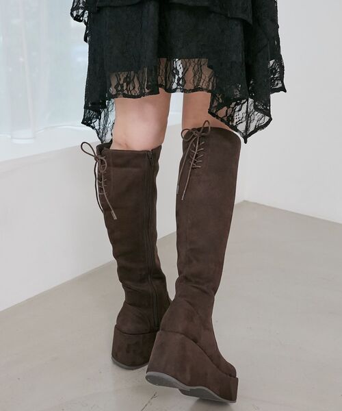 MAJESTIC LEGON（マジェスティックレゴン）の「バックリボン厚底ロングブーツ（ブーツ・レディース・ブラウン系その他2/ブラック系その他・SMALL/MEDIUM/LARGE/X-LARGE）」の6枚目の写真