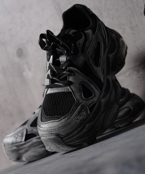 1111clothing(ワンフォークロージング)の「DIRTY加工 ダットスニーカー / DIRTY-Processed Dat Sneakers(スニーカー・メンズ・ブラック系/グレー系/ホワイト系・25cm/25.5cm/26cm/26.5cm/27cm)」の2枚目の写真