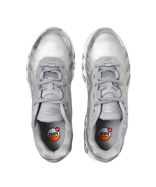 NIKE(ナイキ)の「NIKE WMNS AIR MAX DN8 HF5509-001(スニーカー・レディース・グレー・23.5㎝/24㎝/23㎝/24.5㎝)」の3枚目の写真
