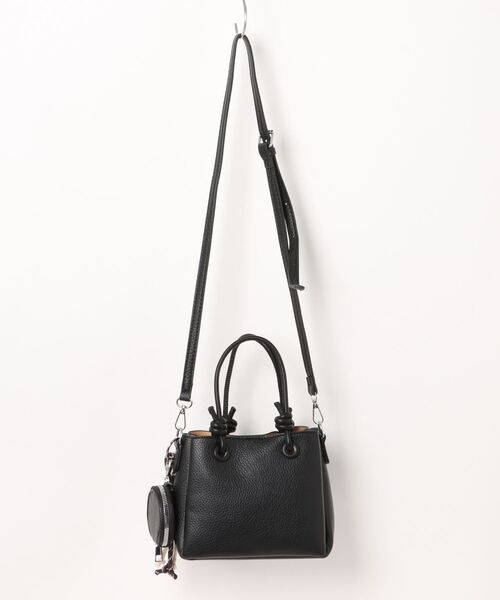 florist（フローリスト）の「【コードチャーム＆丸ポーチ付】2WAY レザーライクツイストハンドバッグ/ショルダーバッグ（ハンドバッグ・レディース・ブルーグレー/ブラック/ホワイト/ピンク・FREE）」の8枚目の写真