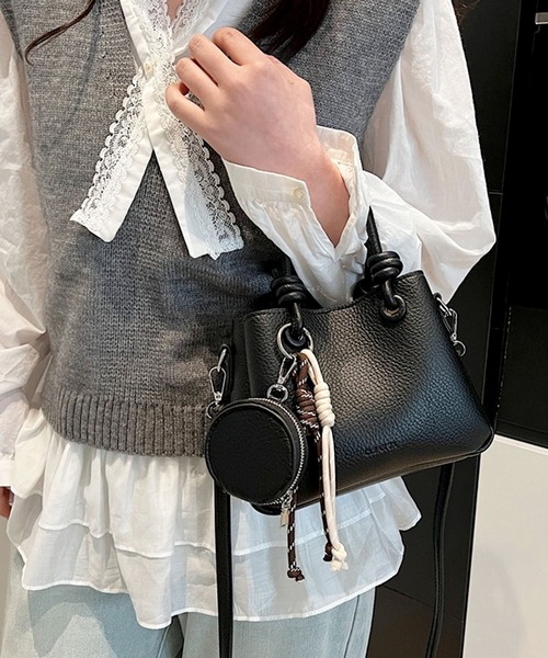 セール】【コードチャーム＆丸ポーチ付】2WAY レザーライクツイスト