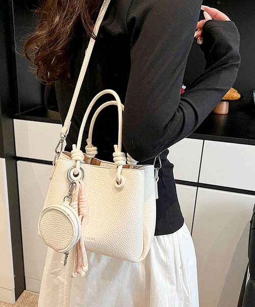 セール】【コードチャーム＆丸ポーチ付】2WAY レザーライクツイスト