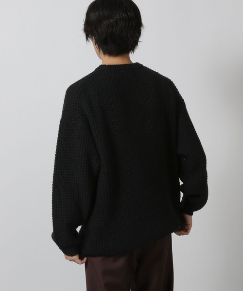 LAKOLE(ラコレ)の「ワッフルニットプルオーバー / 576257(ニット/セーター・メンズ・ブラック/グレー/ブルー/ベージュ・MEDIUM/LARGE)」の7枚目の写真