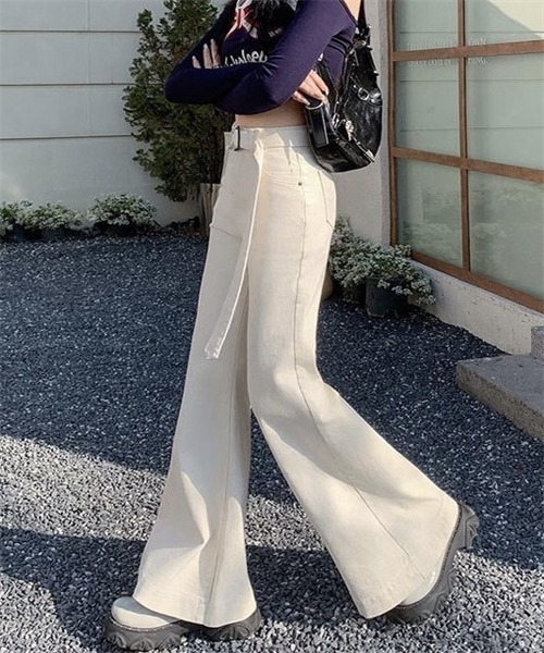 Dream garden（ドリームガーデン）の「ベルト付きフレアデニムパンツ（デニムパンツ・レディース・アイボリー・XS/M/3XL/4XL/S/L/XL/2XL）」の8枚目の写真