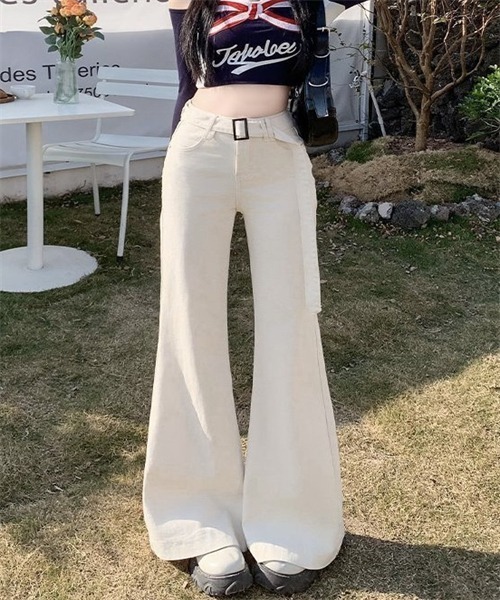 Dream garden（ドリームガーデン）の「ベルト付きフレアデニムパンツ（デニムパンツ・レディース・アイボリー・XS/M/3XL/4XL/S/L/XL/2XL）」の4枚目の写真