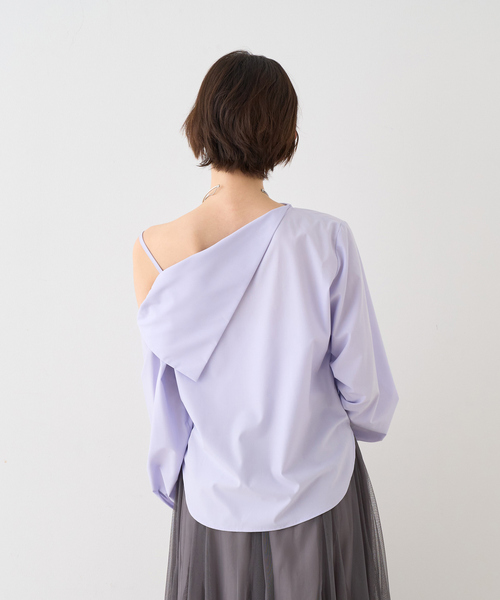 EMMA ROUGE VIF(エマルージュヴィフ)の「【新色登場】【一部店舗限定】アシメオフショルブラウス(シャツ/ブラウス・レディース・ブラウン/ホワイト/ラベンダー・フリー)」の9枚目の写真