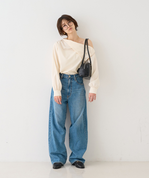 セール】【新色登場】【一部店舗限定】アシメオフショルブラウス