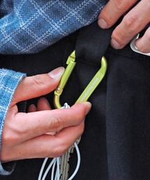 WHITE MOUNTAINEERING(zCg}EejAO)White Mountaineering/zCg}EejAO CARAVINER Jri(L[P[X/L[ANZT[)