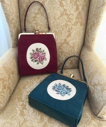 an another angelus | 【500mlペットボトル収納可】カメオローズ刺繍スクエアがま口バッグ(ハンドバッグ)