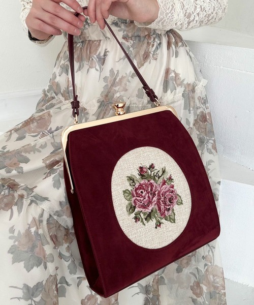 an another angelus（アンアナザーアンジェラス）の「カメオローズ刺繍スクエアがま口バッグ/fint フィント（ハンドバッグ・レディース・ボルドー/ブルーグリーン・FREE）」の8枚目の写真