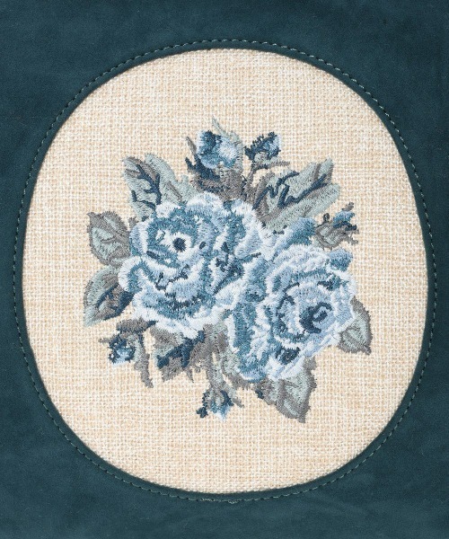 an another angelus（アンアナザーアンジェラス）の「カメオローズ刺繍スクエアがま口バッグ/fint フィント（ハンドバッグ・レディース・ボルドー/ブルーグリーン・FREE）」の19枚目の写真