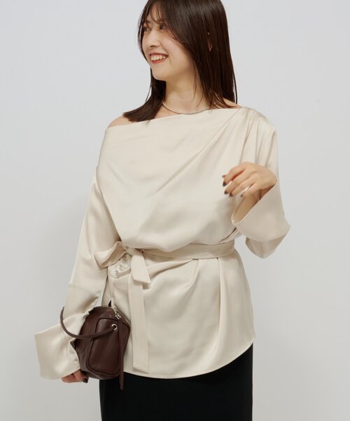 Omekashi（オメカシ）の「ドレープブラウス（シャツ/ブラウス・レディース・オフホワイト/ブラック/ブラウン・FREE）」の4枚目の写真