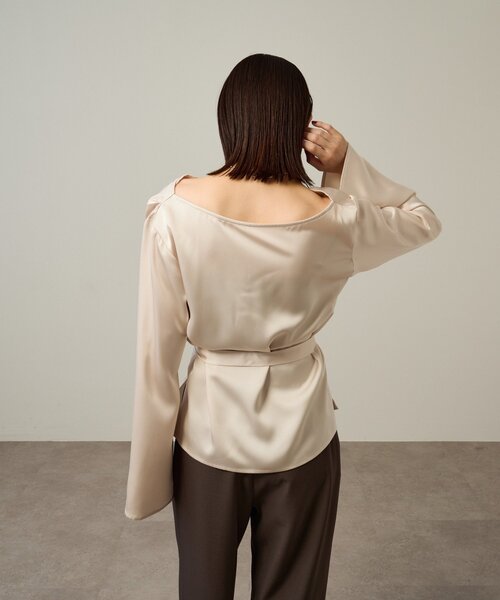 Omekashi（オメカシ）の「ドレープブラウス（シャツ/ブラウス・レディース・オフホワイト/ブラック/ブラウン・FREE）」の14枚目の写真