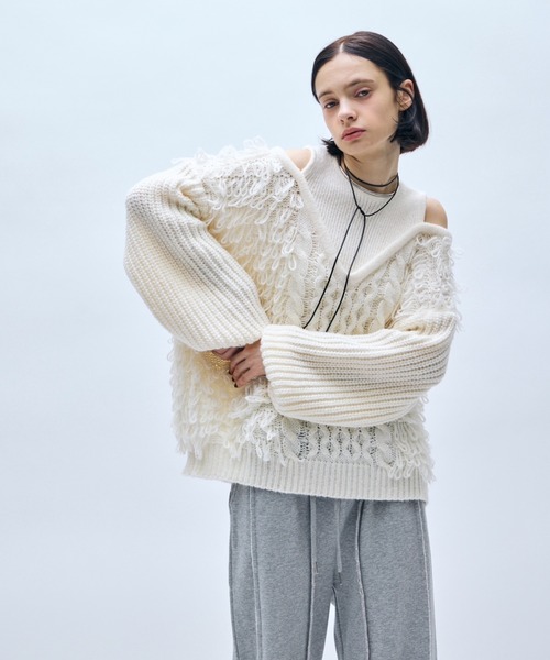 AIC.(エーアイシー)の「カットアウトループ編みケーブルニット(ニット/セーター・レディース・オフホワイト・FREE)」の5枚目の写真