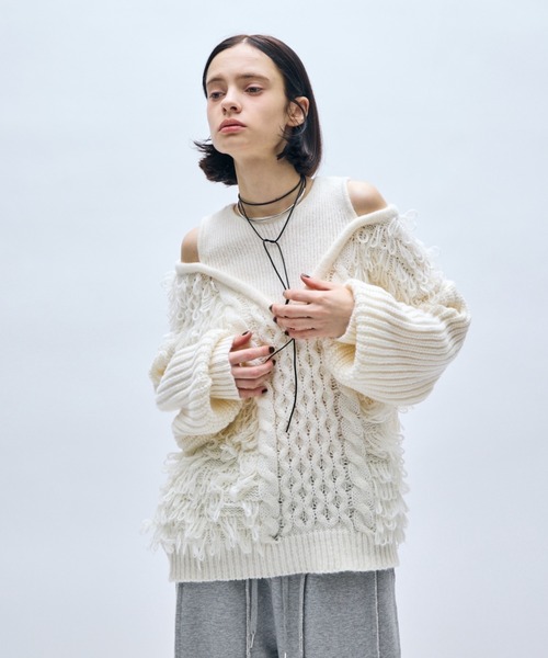 AIC.(エーアイシー)の「カットアウトループ編みケーブルニット(ニット/セーター・レディース・オフホワイト・FREE)」の8枚目の写真