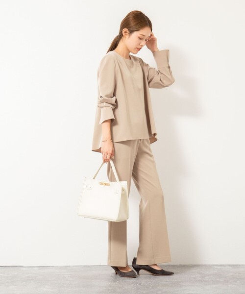 NOLLEY’S(ノーリーズ)の「《セットアップ対応》ウォッシャブルストレッチギャババックスリットパンツ(その他パンツ・レディース・ベージュ/ブラック・38/36/34)」の4枚目の写真