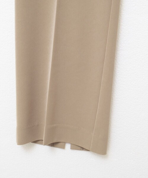 NOLLEY’S(ノーリーズ)の「《セットアップ対応》ウォッシャブルストレッチギャババックスリットパンツ(その他パンツ・レディース・ベージュ/ブラック・38/36/34)」の18枚目の写真