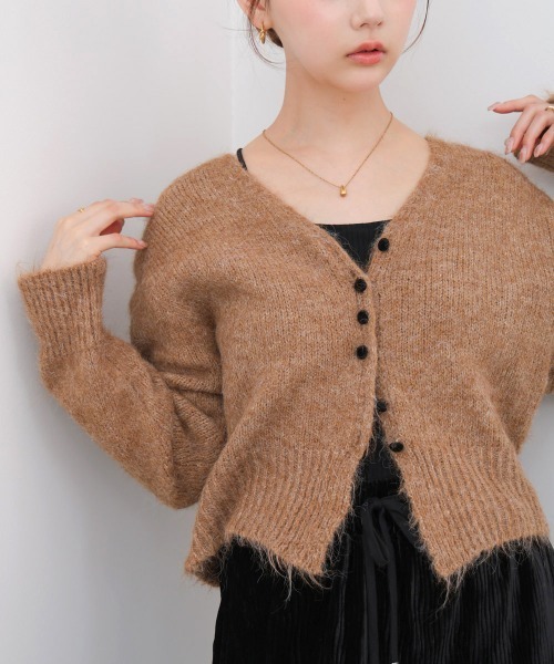 Bab（バブ）の「ショートシャギーくるみボタンカーディガン（カーディガン/ボレロ・レディース・ベージュ/ブルー/グレー/オフホワイト/ブラウン・FREE）」の3枚目の写真