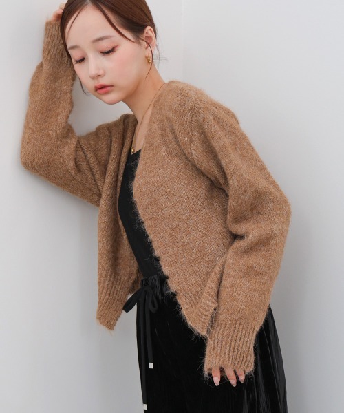 Bab（バブ）の「ショートシャギーくるみボタンカーディガン（カーディガン/ボレロ・レディース・ベージュ/ブルー/グレー/オフホワイト/ブラウン・FREE）」の7枚目の写真