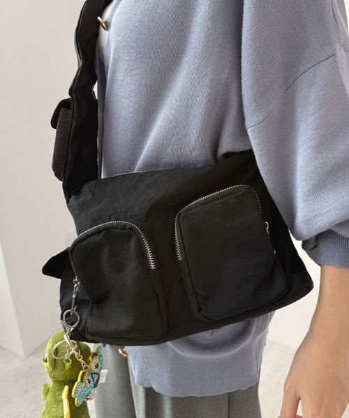 Futier land（フューティアランド）の「マルチポケットバッグ　ショルダーバッグ　アジャスター付き（ショルダーバッグ・レディース・アイボリー/ブラック・FREE）」の9枚目の写真